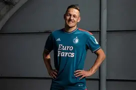 加时末段费耶诺德调整名单以备欧超杯；状态回暖环节打磨；话题不断；训练强度明显提升(费耶诺德俱乐部)